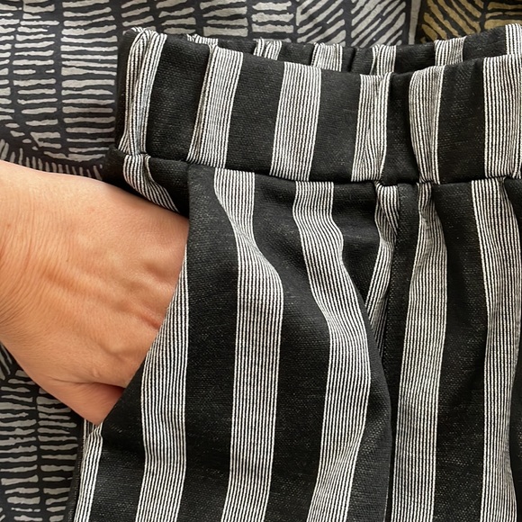 BLACK AND WHITE STRIPED PANTS - Picture 4 of 5